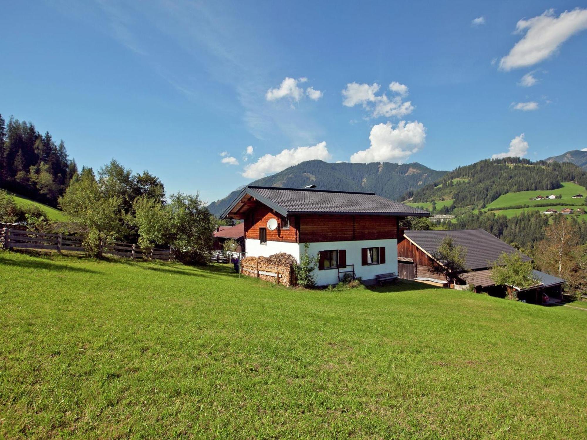 Charming Holiday Home In H Ttau With Barbecue Hüttau Exteriér fotografie