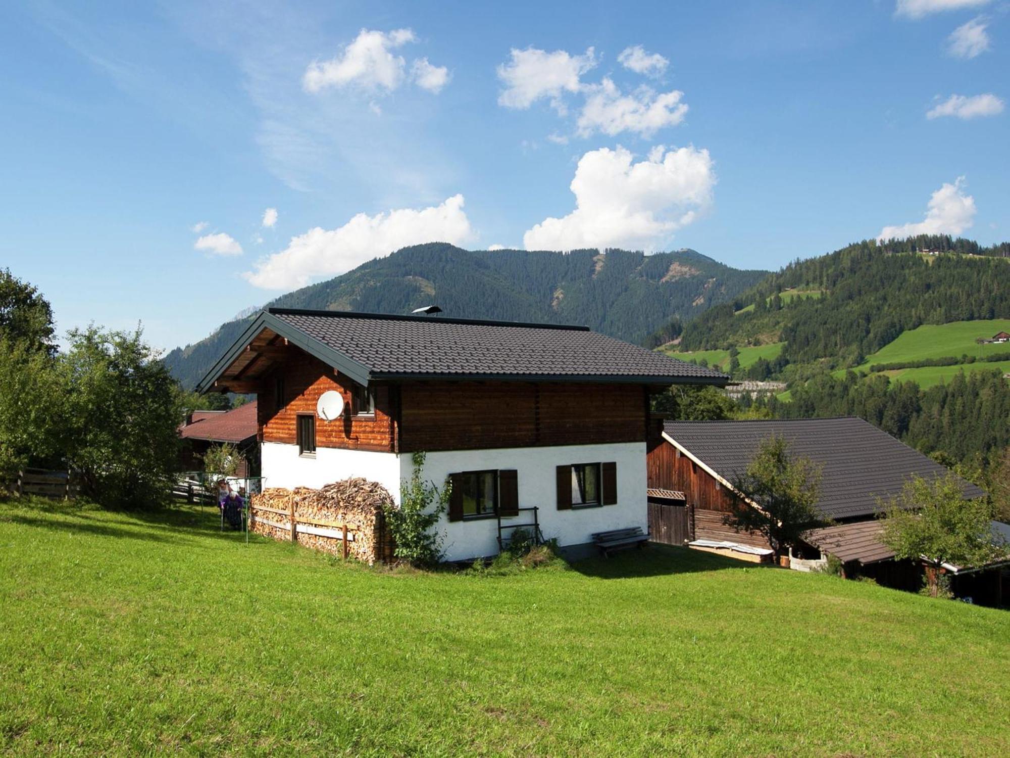 Charming Holiday Home In H Ttau With Barbecue Hüttau Exteriér fotografie